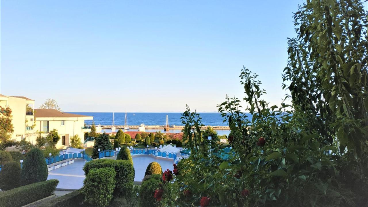 Baratero Vlas Marina Apartment Sveti Vlas Extérieur photo