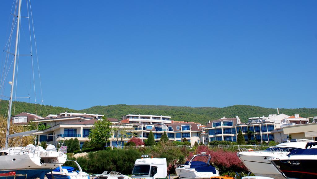 Baratero Vlas Marina Apartment Sveti Vlas Extérieur photo